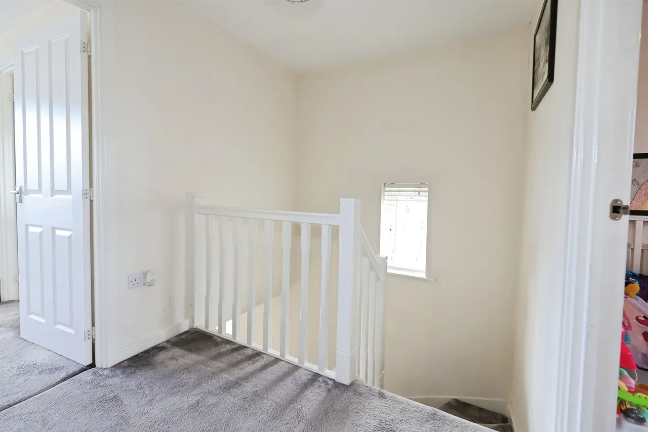 Warmwell Drive, Ettingshall, WV2, photo 16