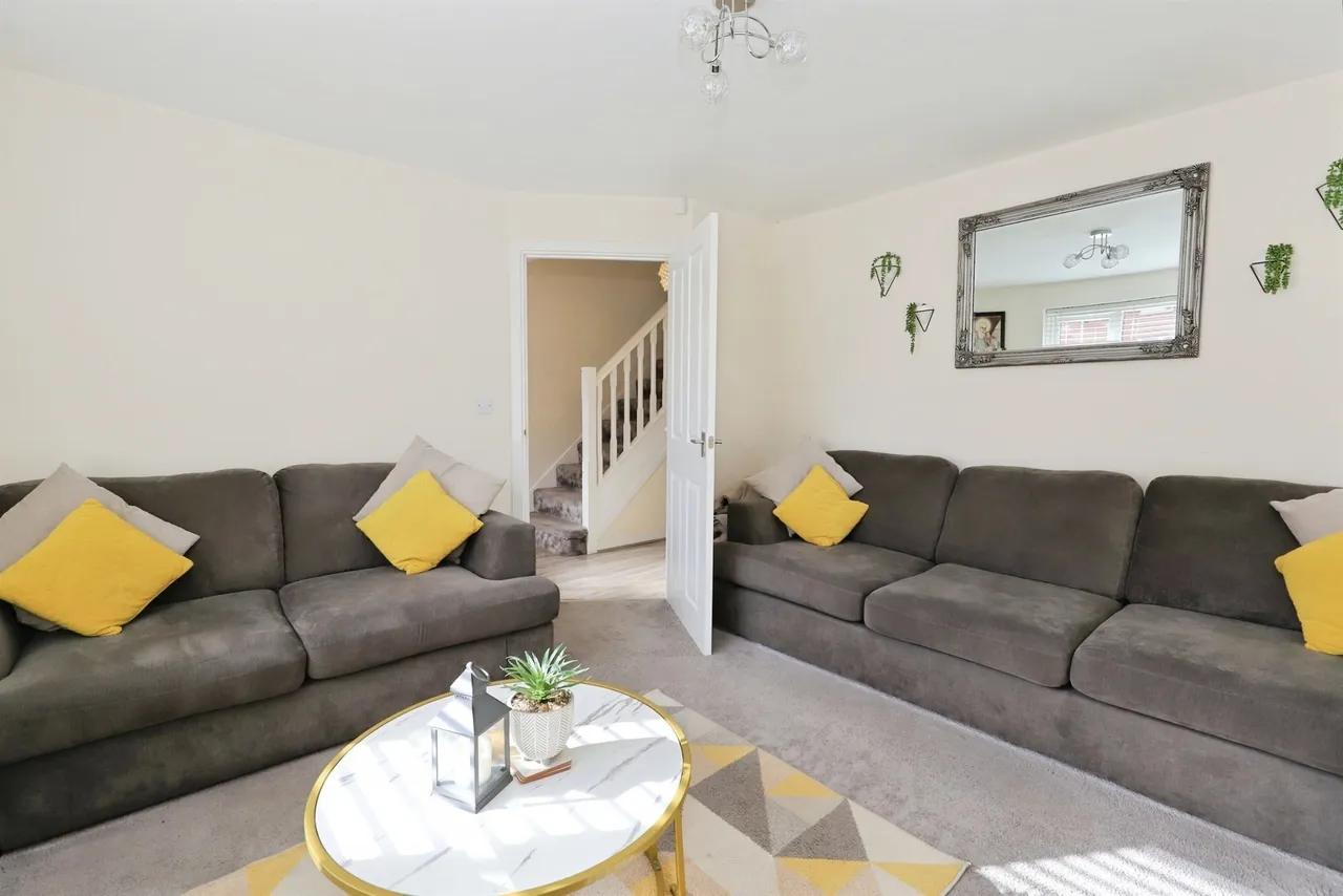 Warmwell Drive, Ettingshall, WV2, photo 13