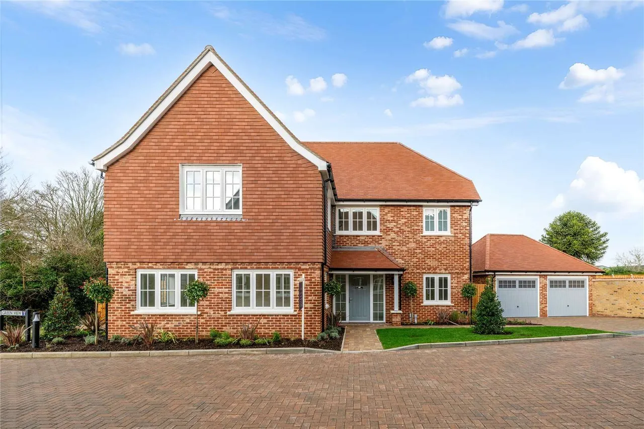 Millside Grange, Little Green Lane, Croxley Green, Hertfordshire, WD3 3JJ, photo 3