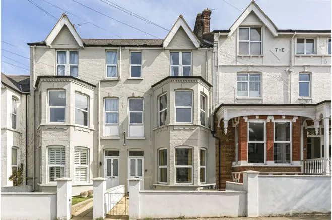 6 bed house for sale — Norfolk Road, Margate