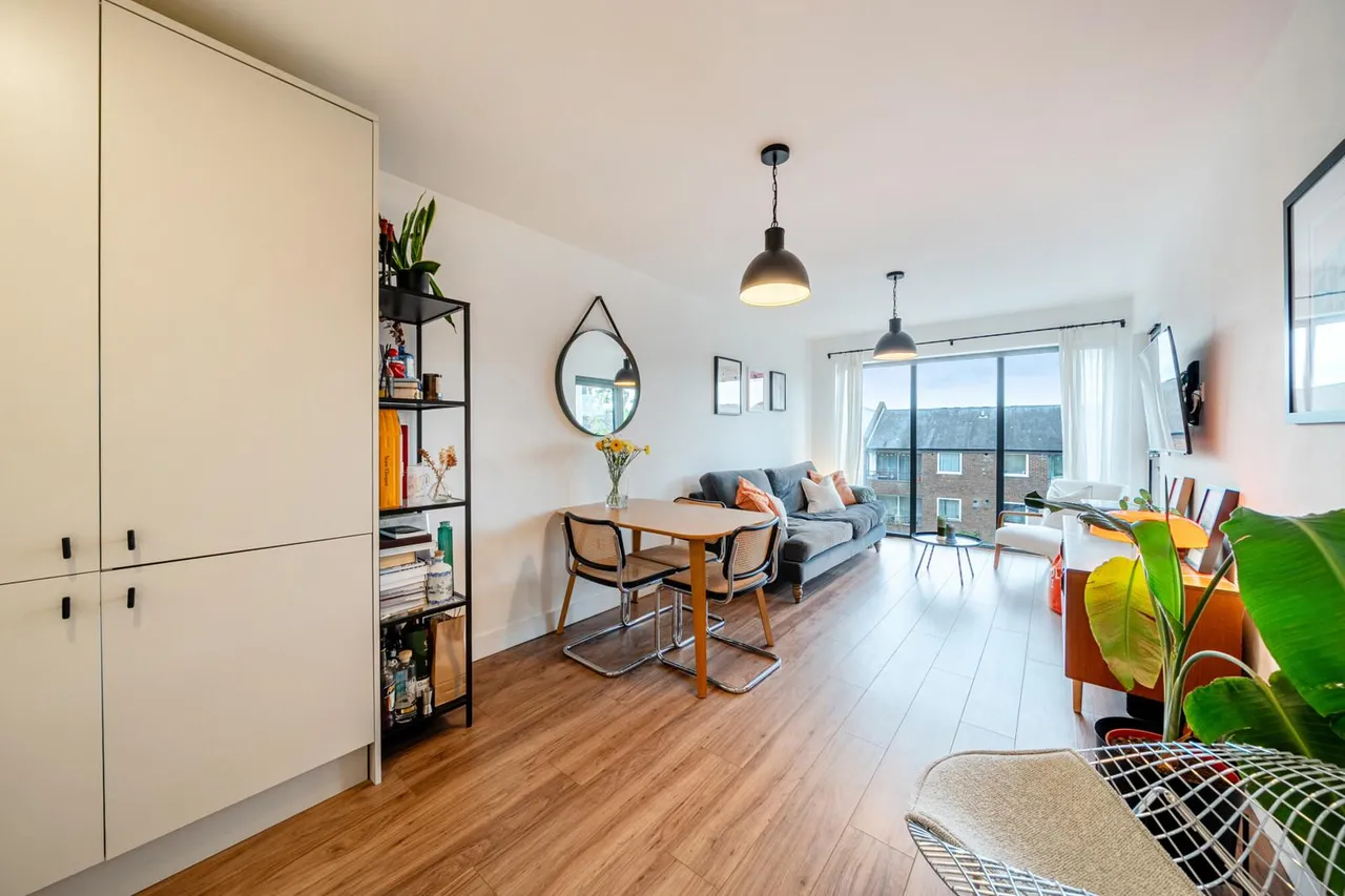 2 bed flat for sale, Gordon Road, SE15