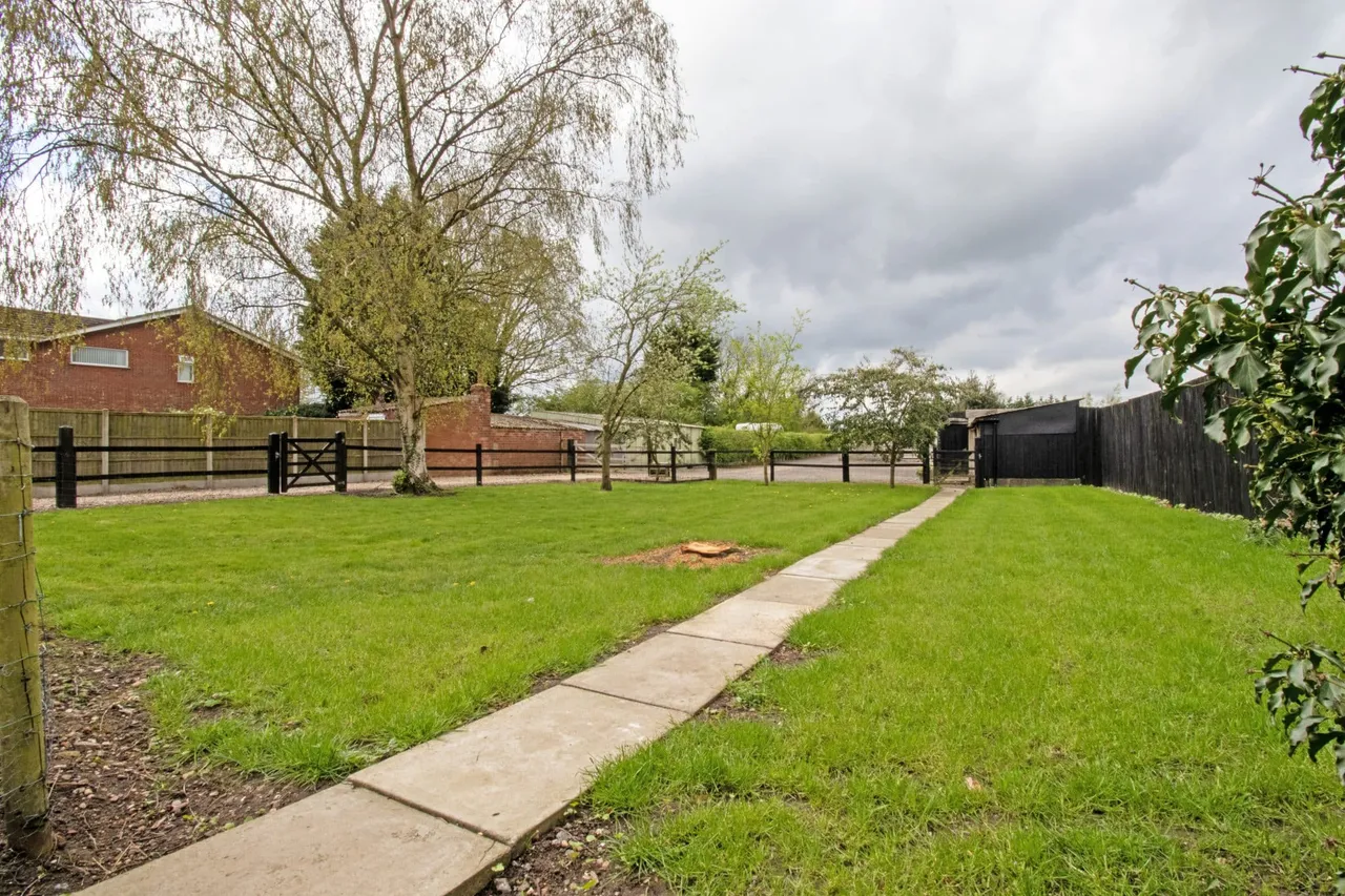 Laughton Road, Blyton, DN21, photo 21