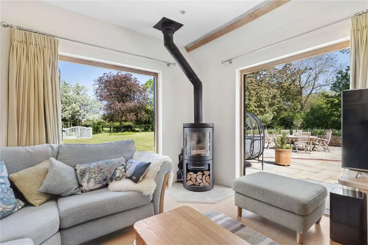 Oakley Green Road, Oakley Green, Windsor, Berkshire, SL4 4QE, photo 11