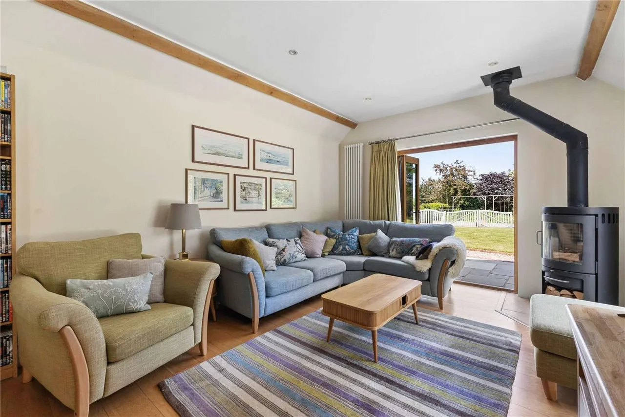 Oakley Green Road, Oakley Green, Windsor, Berkshire, SL4 4QE, photo 10