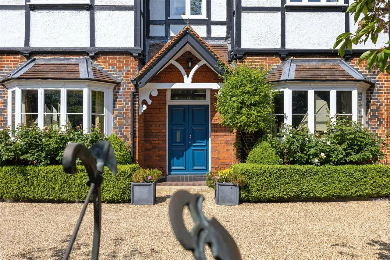 Oakley Green Road, Oakley Green, Windsor, Berkshire, SL4 4QE, photo 6