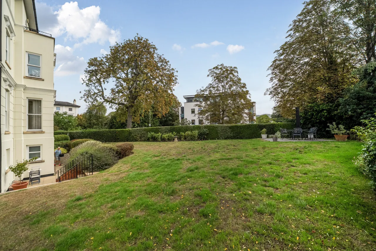 Pittville Circus Road, Cheltenham, GL52, photo 2