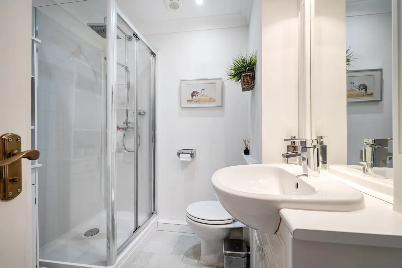 Pittville Circus Road, Cheltenham, GL52, photo 7