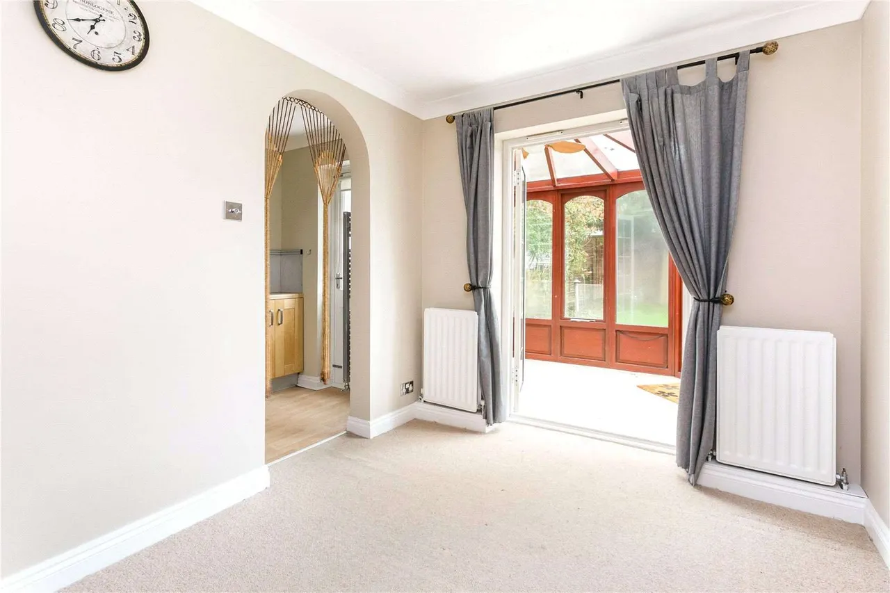 Tanworth Close, Northwood, Middlesex, HA6 2GF, photo 4