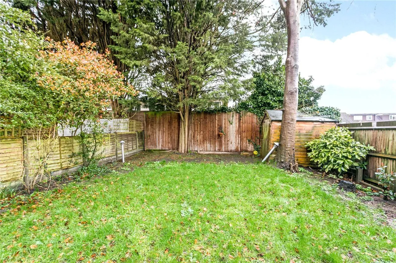 Tanworth Close, Northwood, Middlesex, HA6 2GF, photo 9