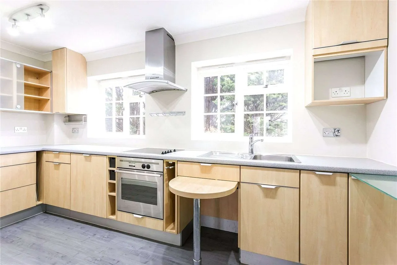Tanworth Close, Northwood, Middlesex, HA6 2GF, photo 3