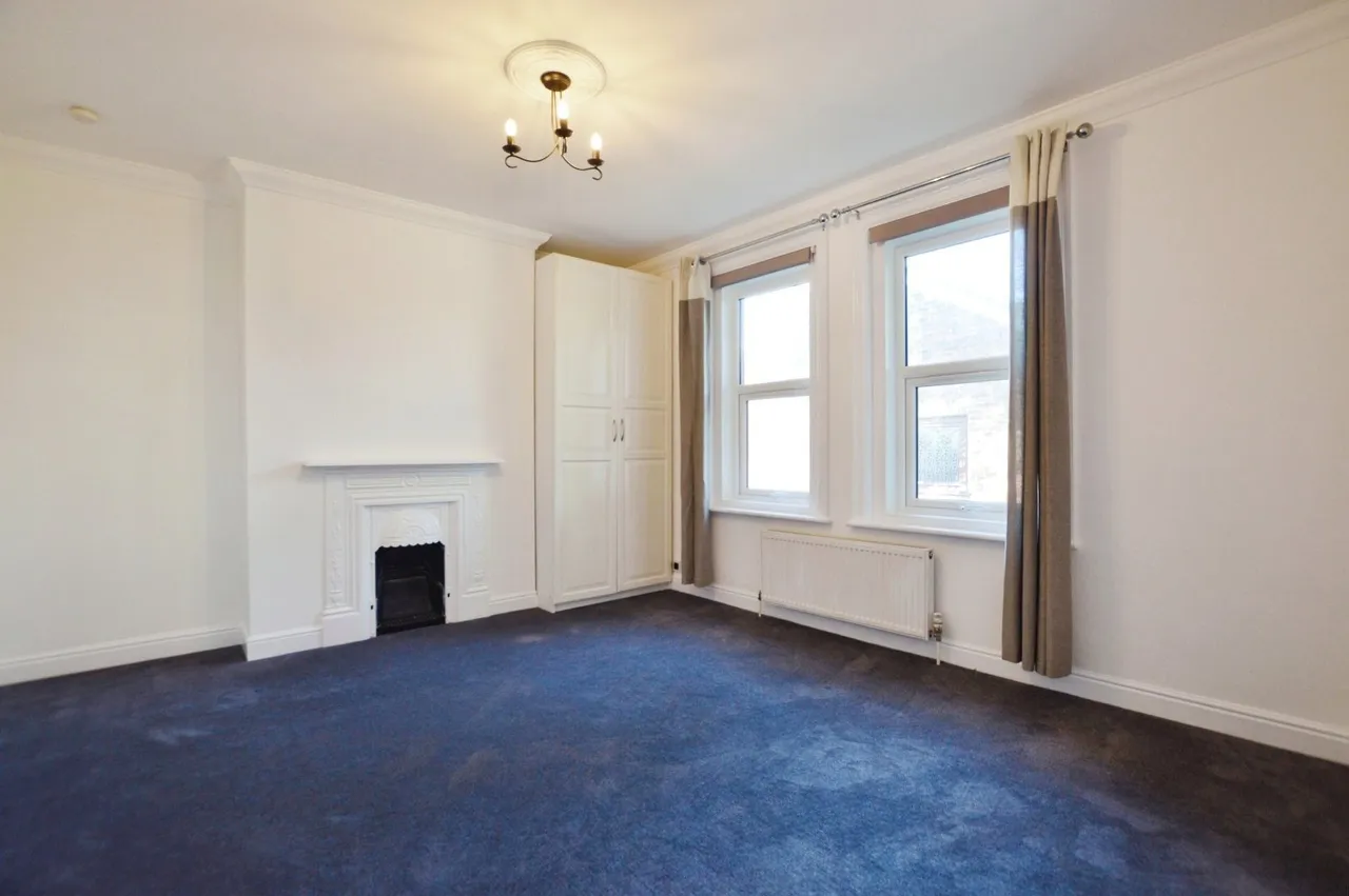 Liphook Road, Lind, photo 7