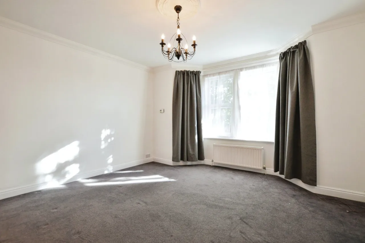Liphook Road, Lind, photo 6