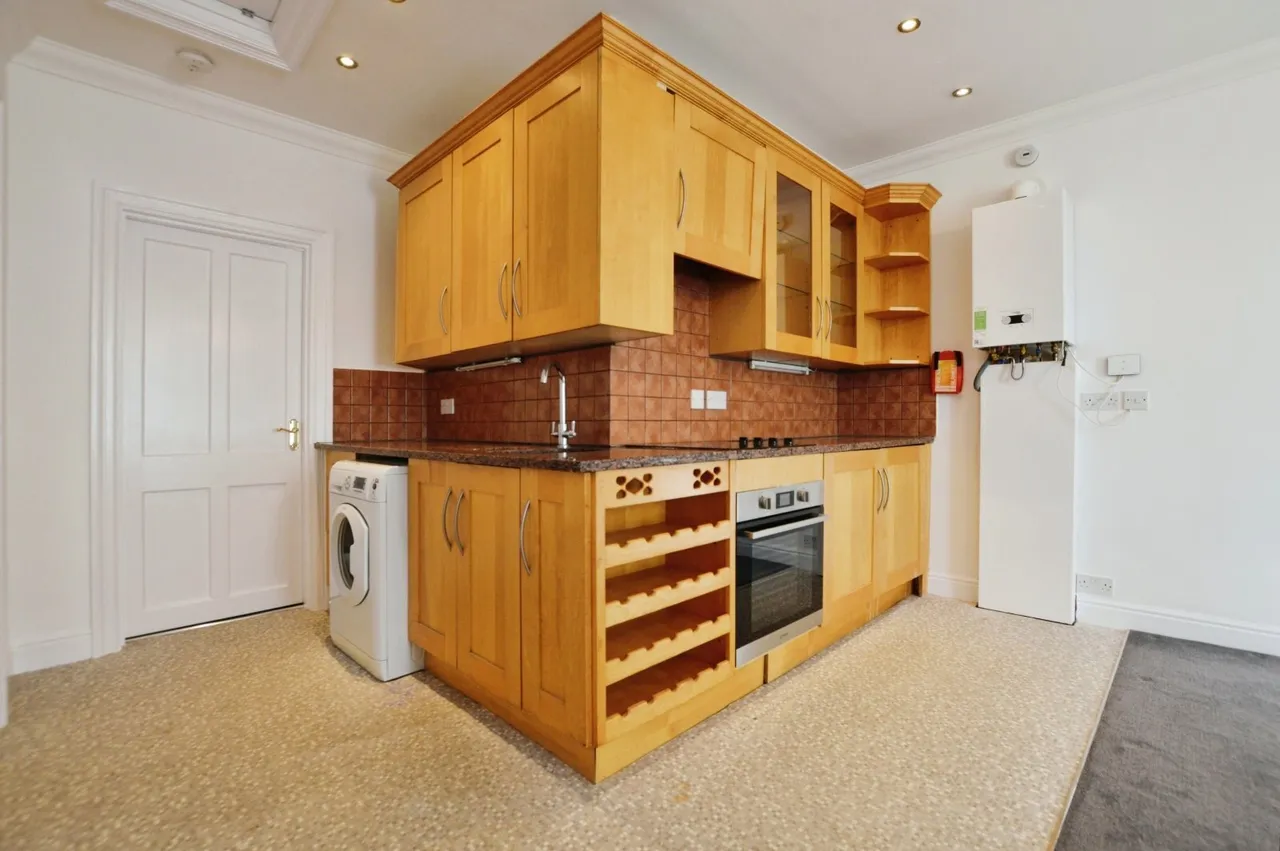 Liphook Road, Lind, photo 4