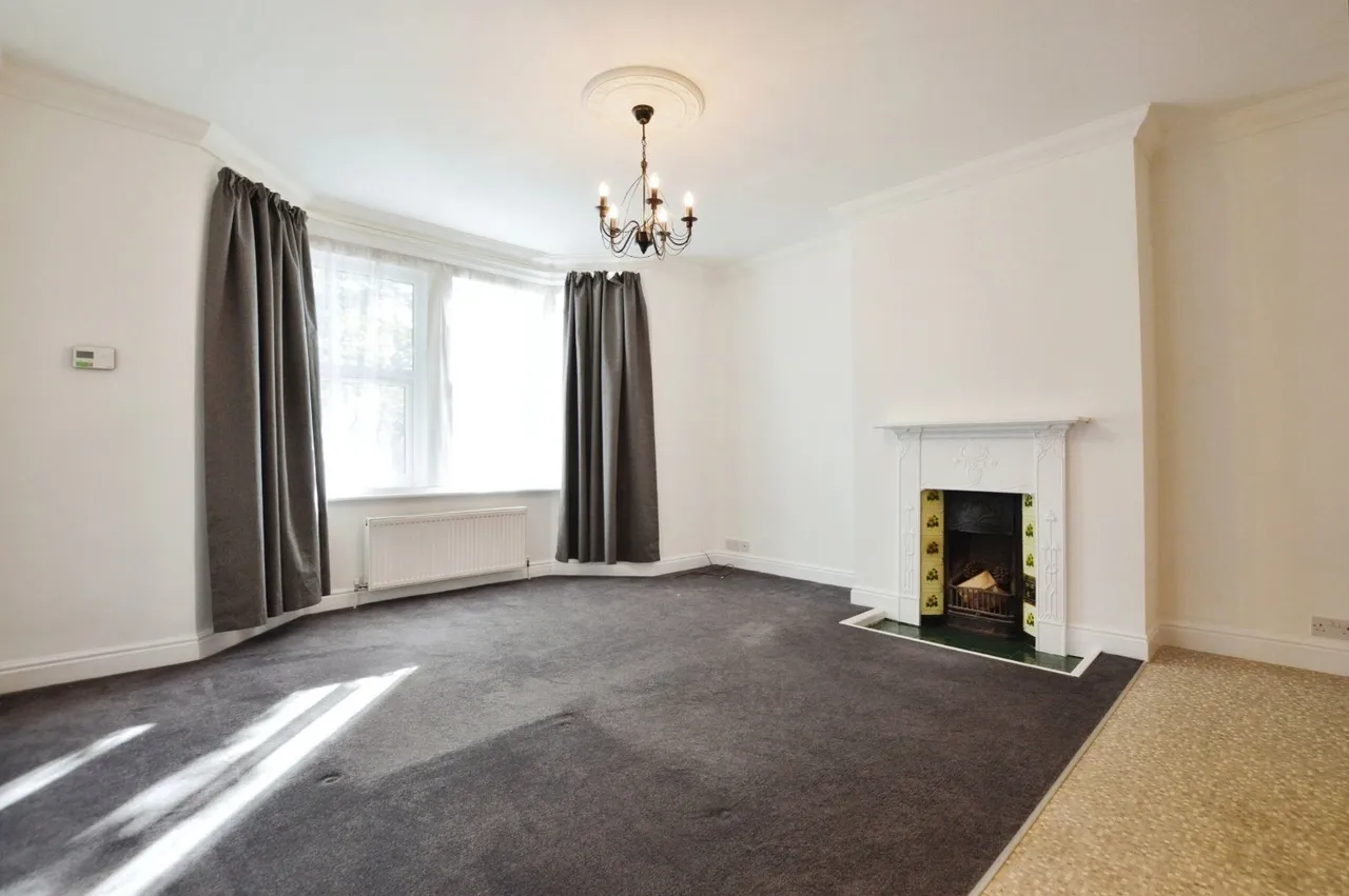 Liphook Road, Lind, photo 5