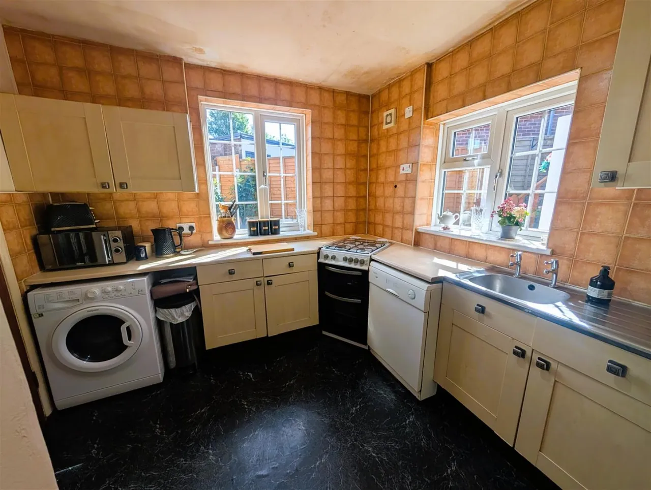 Clent View, Yew Tree Road, Halesowen, photo 4