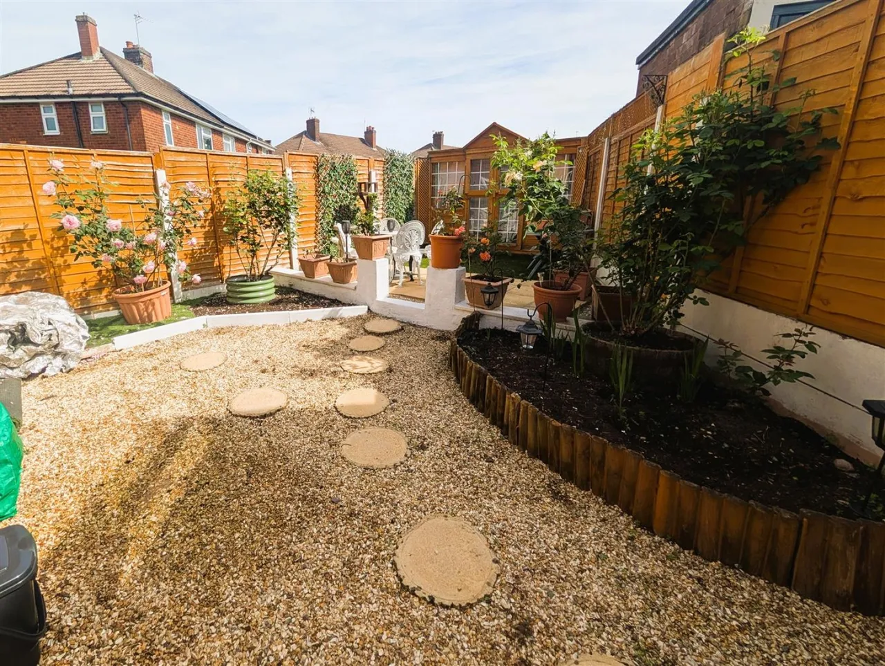 Clent View, Yew Tree Road, Halesowen, photo 9