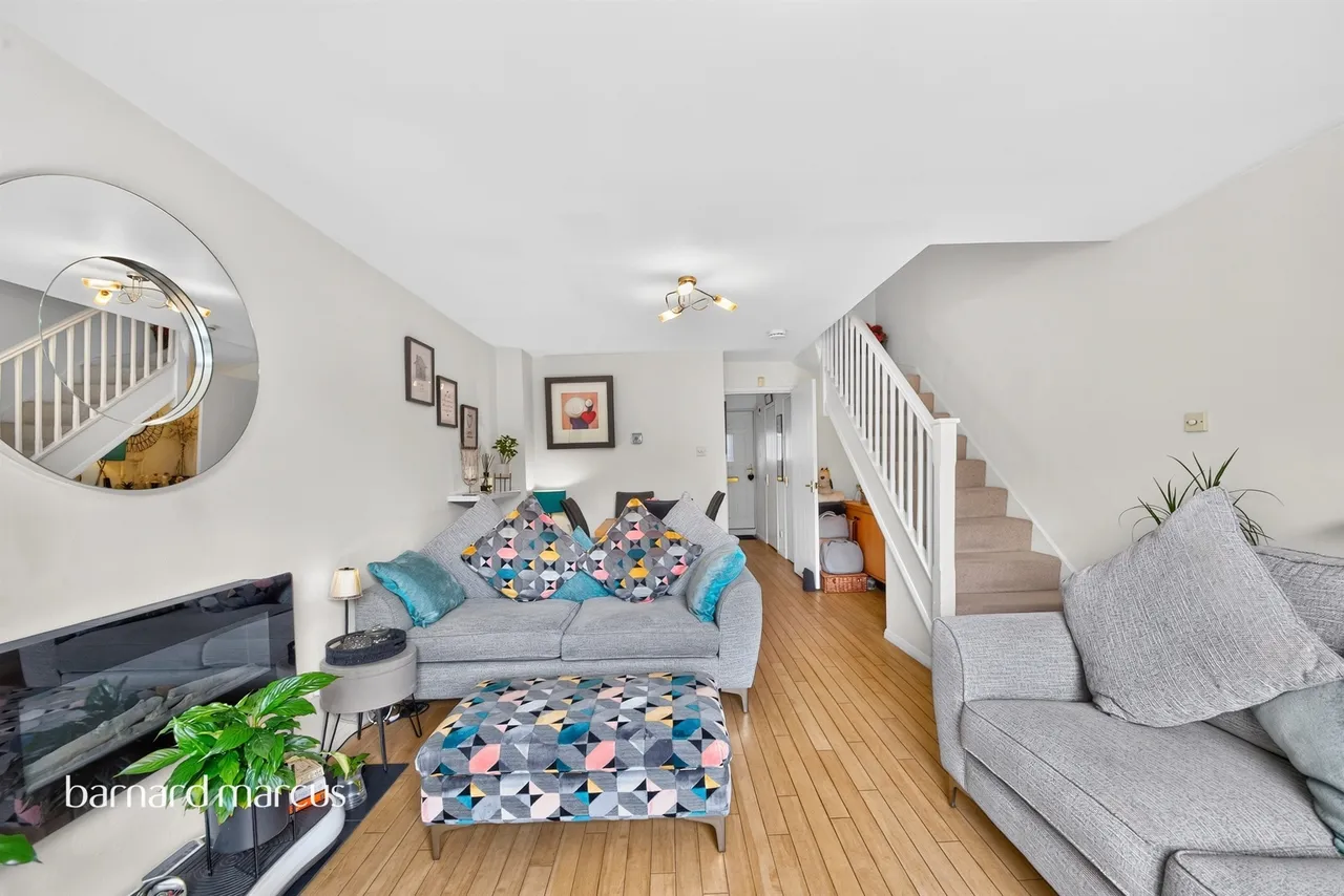 Ribblesdale Avenue, London, photo 10