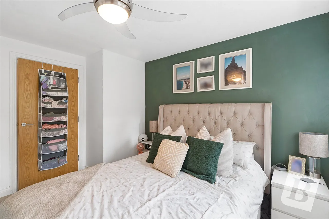 Stafford Avenue, Hornchurch, RM11, photo 5
