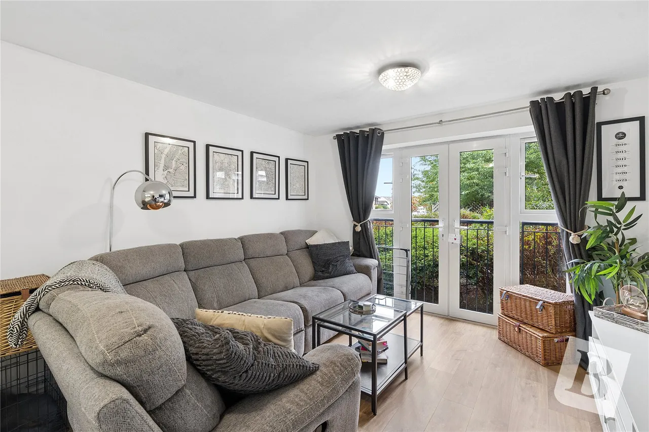 1 bed flat for sale, Stafford Avenue, Hornchurch, RM11