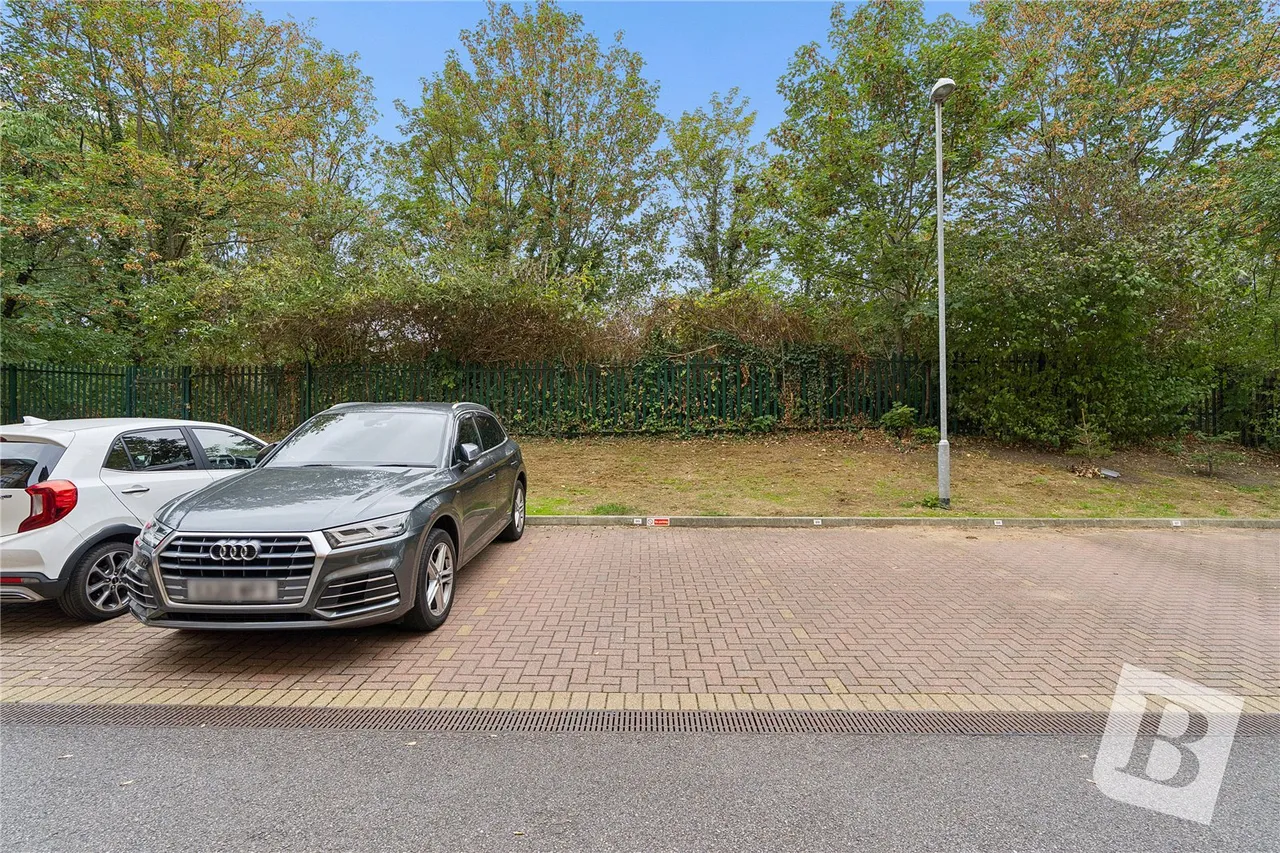 Stafford Avenue, Hornchurch, RM11, photo 9