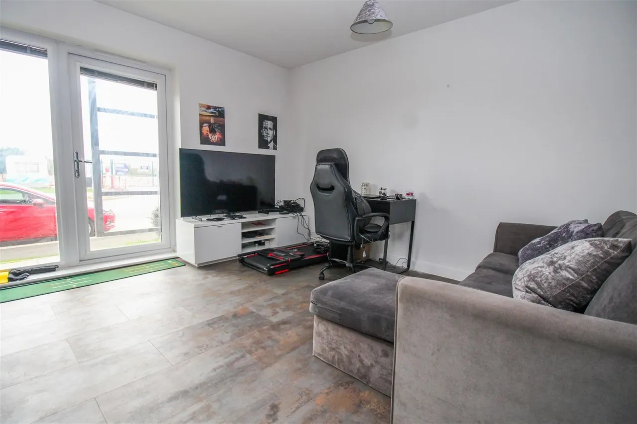 Old Oak Way, Harlow, CM17, photo 6