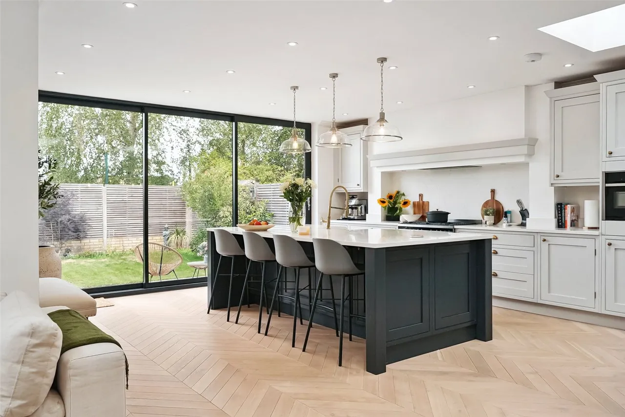 Tranmere Road, Whitton, TW2 7JB, photo 2