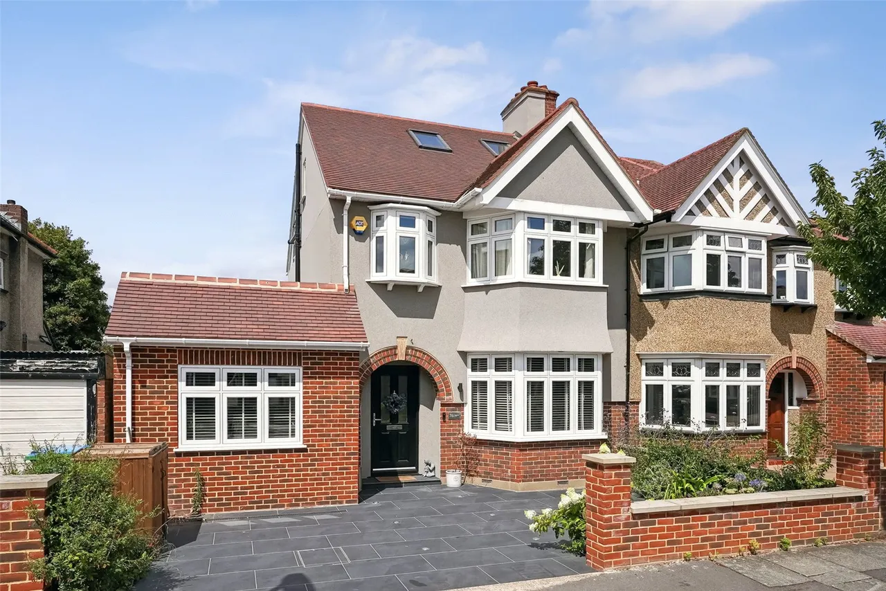 4 bed house for sale — Tranmere Road, Whitton, TW2 7JB