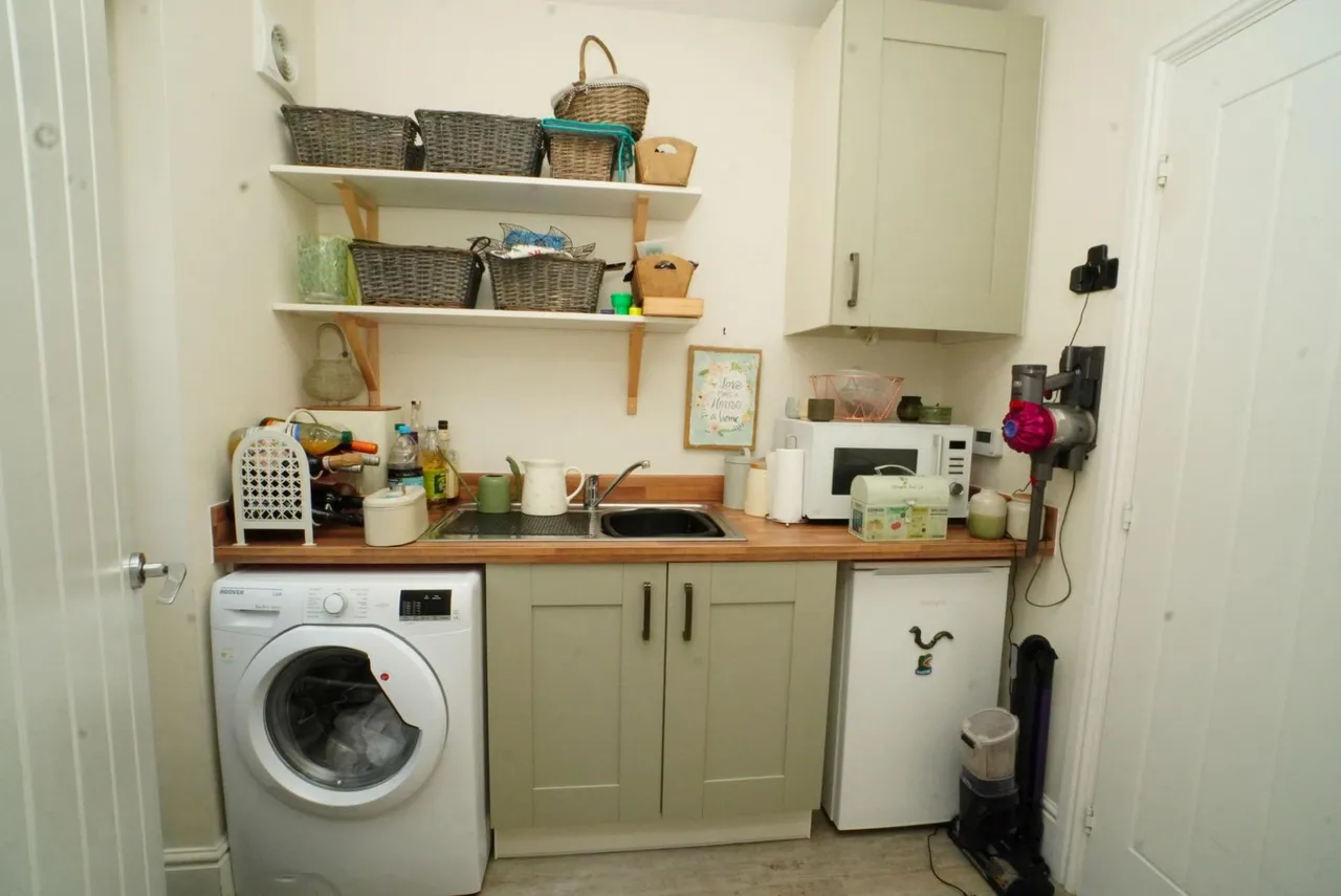 Windmill Crescent, East Leake, LE12, photo 8