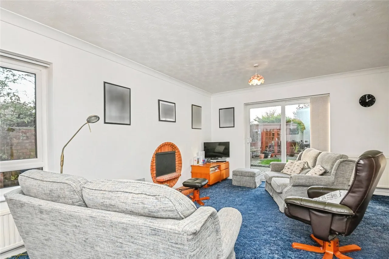 Stonham Avenue, Clacton-on-Sea, Essex, CO16, photo 3