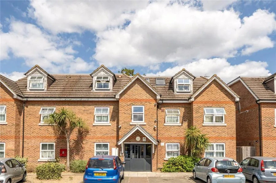 1 bed flat for sale, Arden Close, Twickenham, TW2
