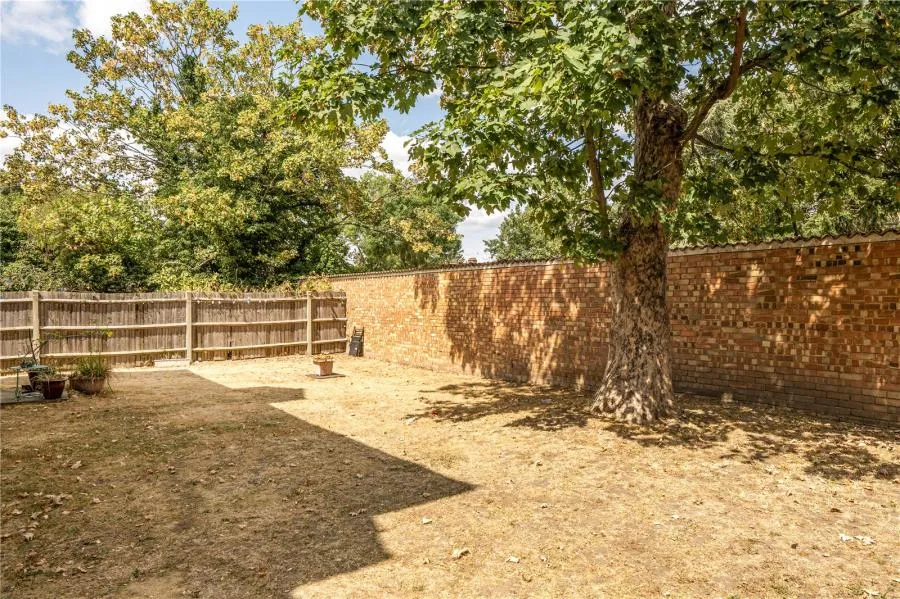 Arden Close, Twickenham, TW2, photo 10