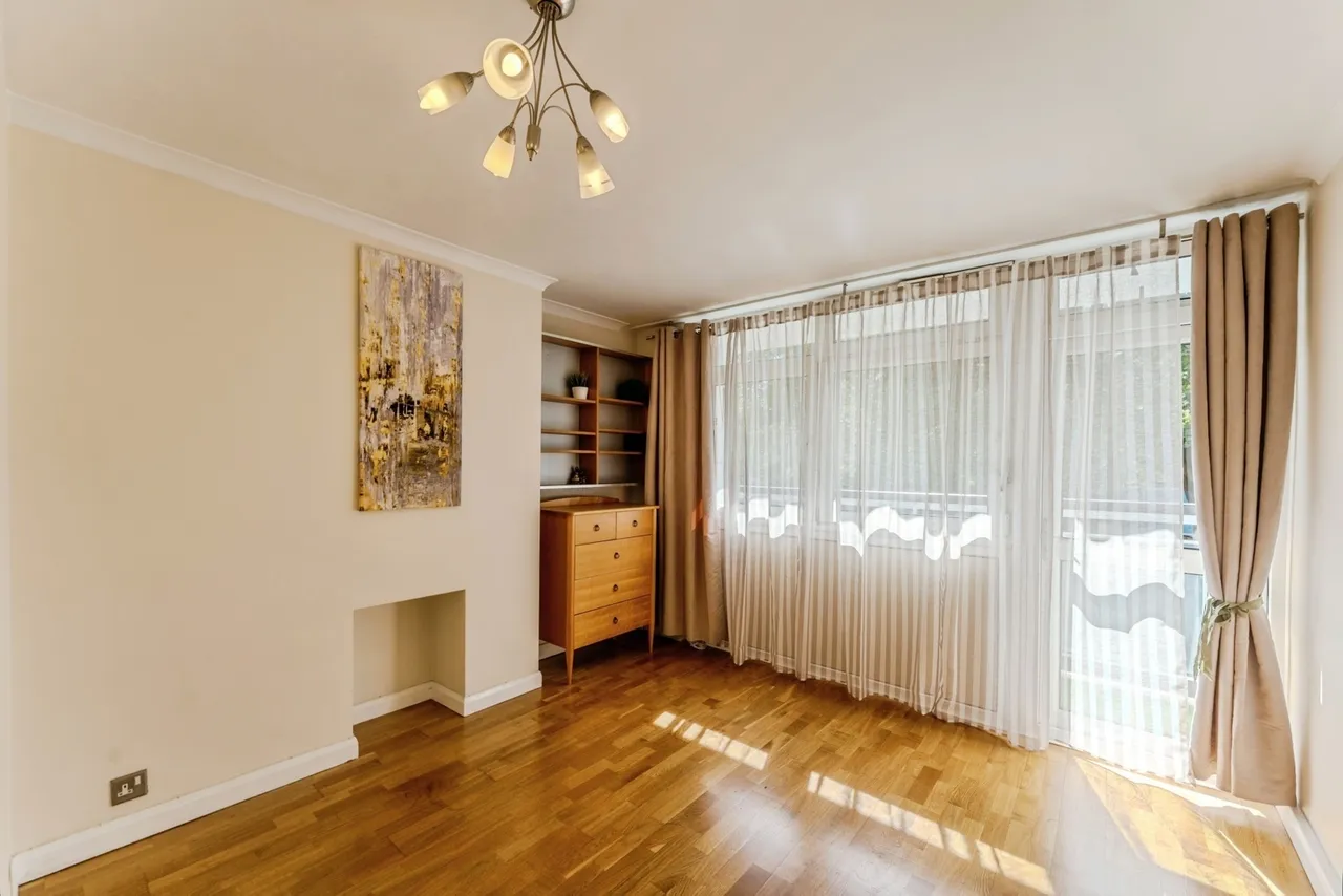 Watford Close, London, SW11, photo 9