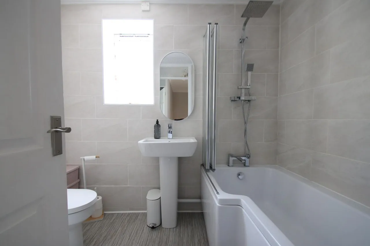 Chilham Close, Boyatt Wood, Eastleigh, Hampshire, SO50 4QZ, photo 16