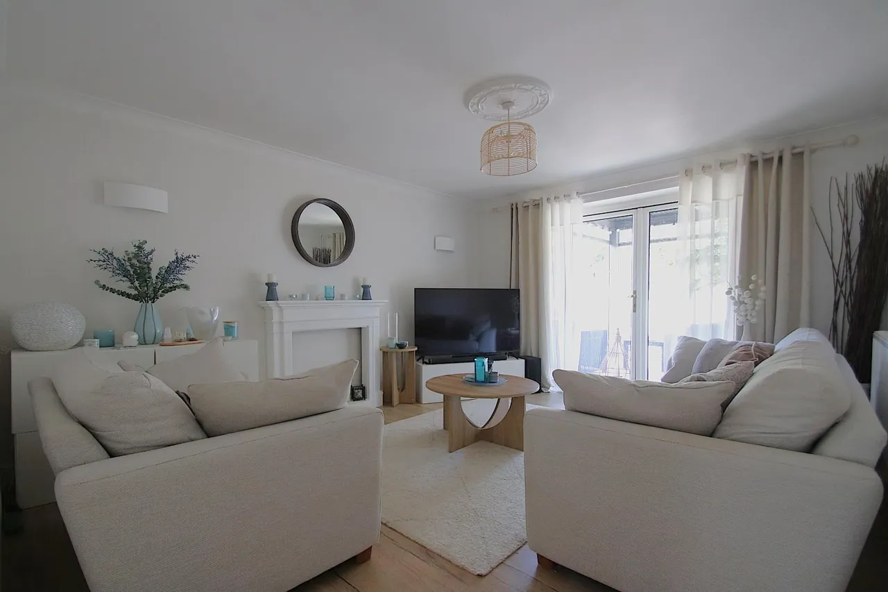 Chilham Close, Boyatt Wood, Eastleigh, Hampshire, SO50 4QZ, photo 2