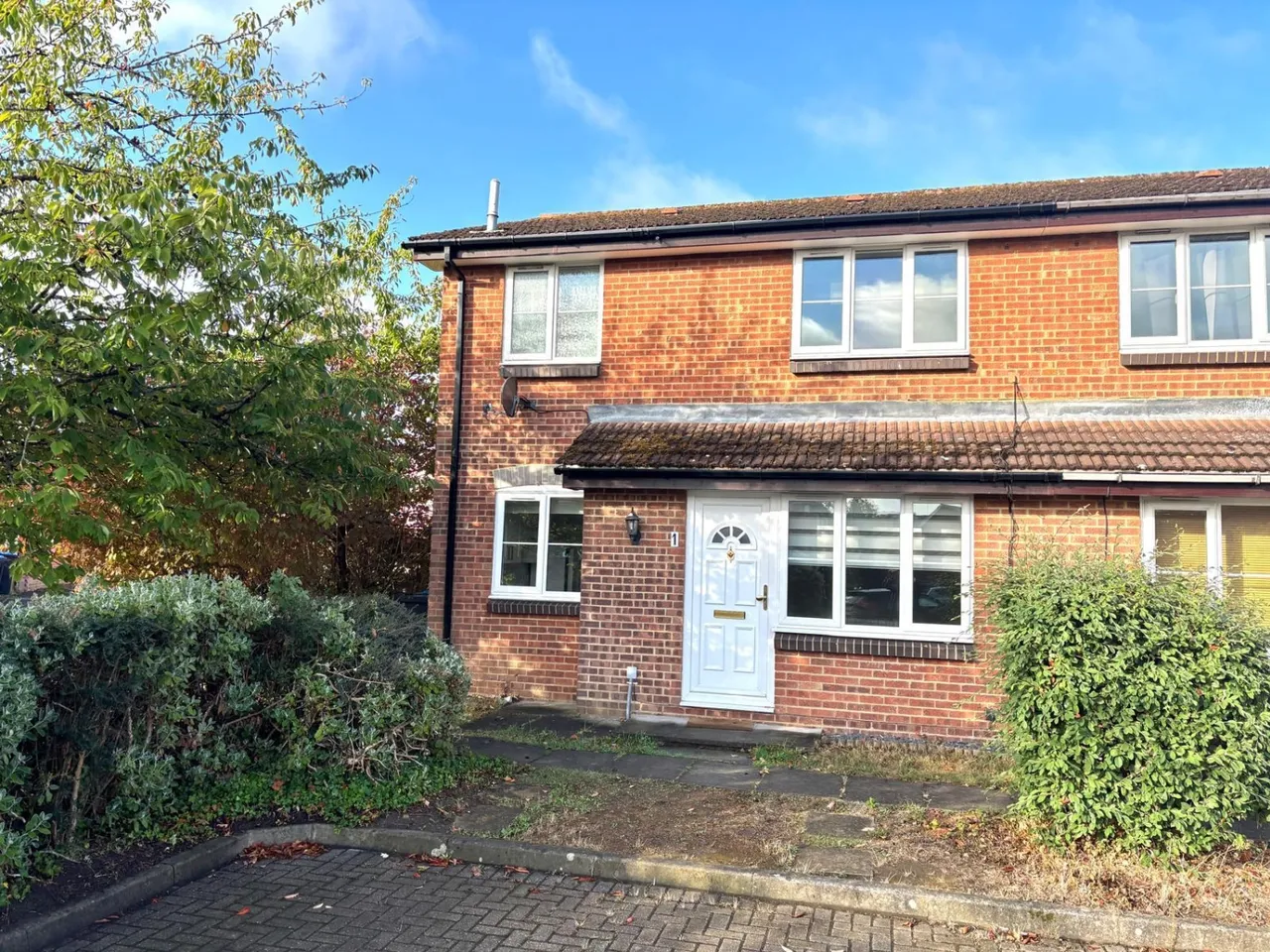 1 bed house for sale, Derwent Road, Surrey Egham, TW20