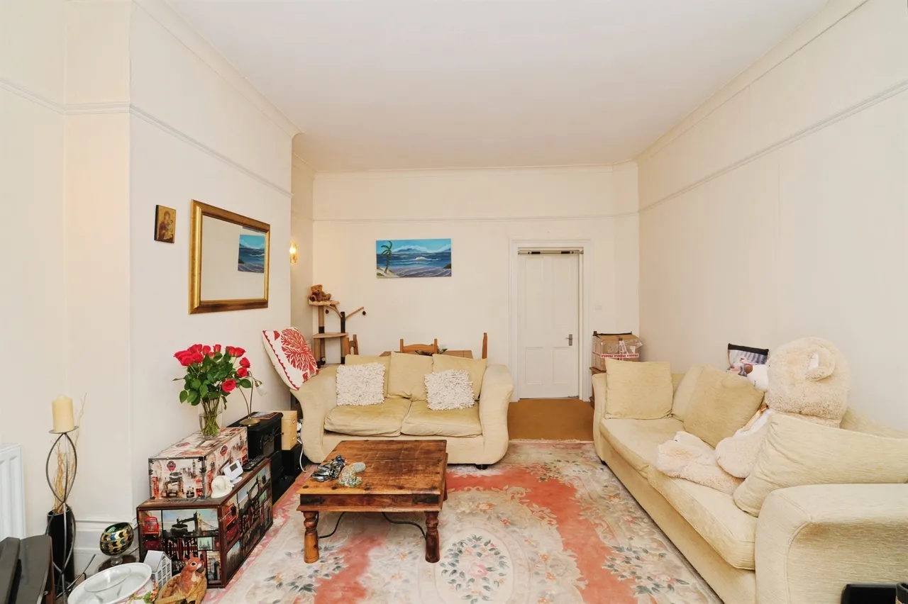 Carisbrooke Road, St. Leonards-On-Sea, photo 3