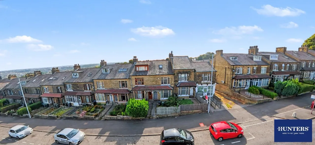 3 bed house for sale — St. Enochs Road, Bradford, BD6 3AD
