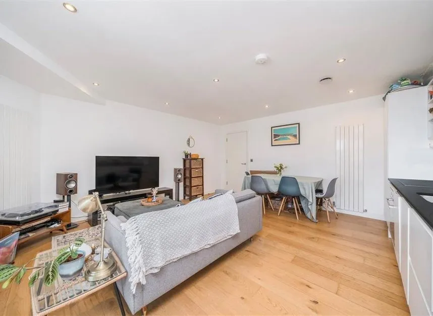 Esker Place, Cambridge Heath, E2, photo 4
