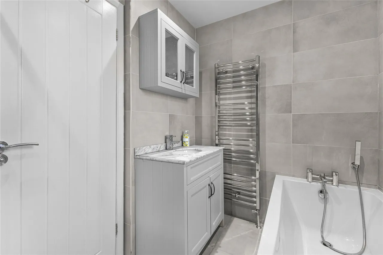 Old Acre, West End, GU24, photo 13
