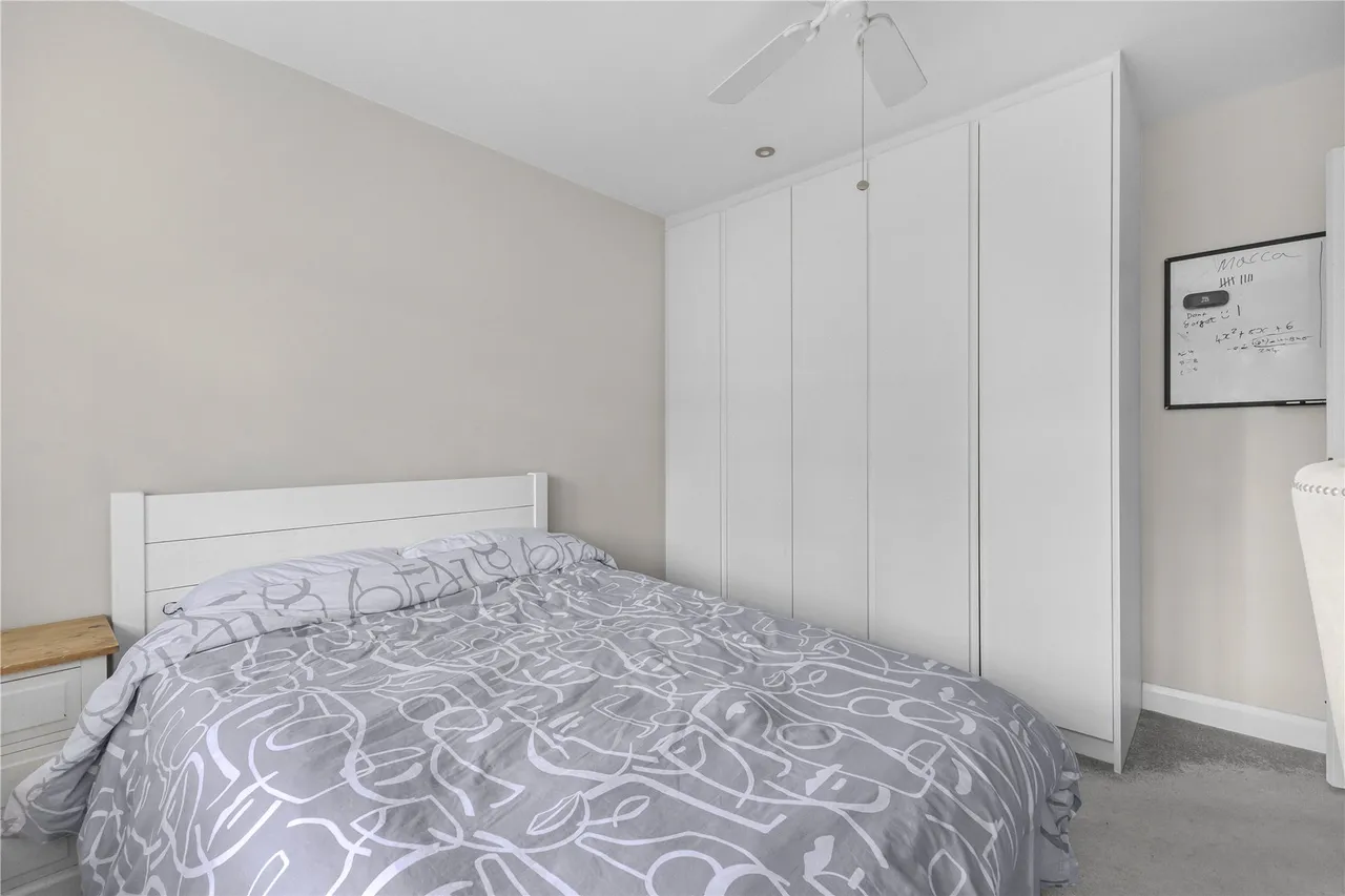 Old Acre, West End, GU24, photo 11