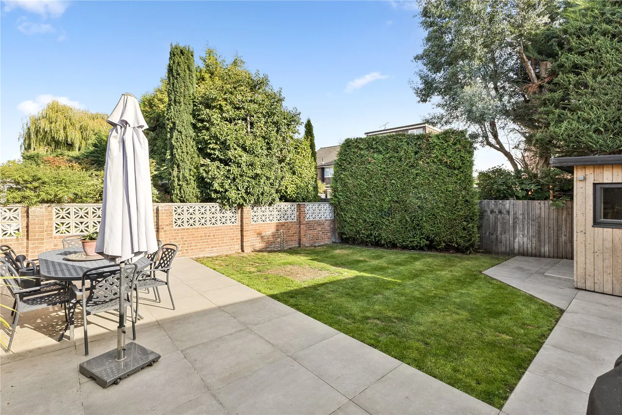 Old Acre, West End, GU24, photo 18