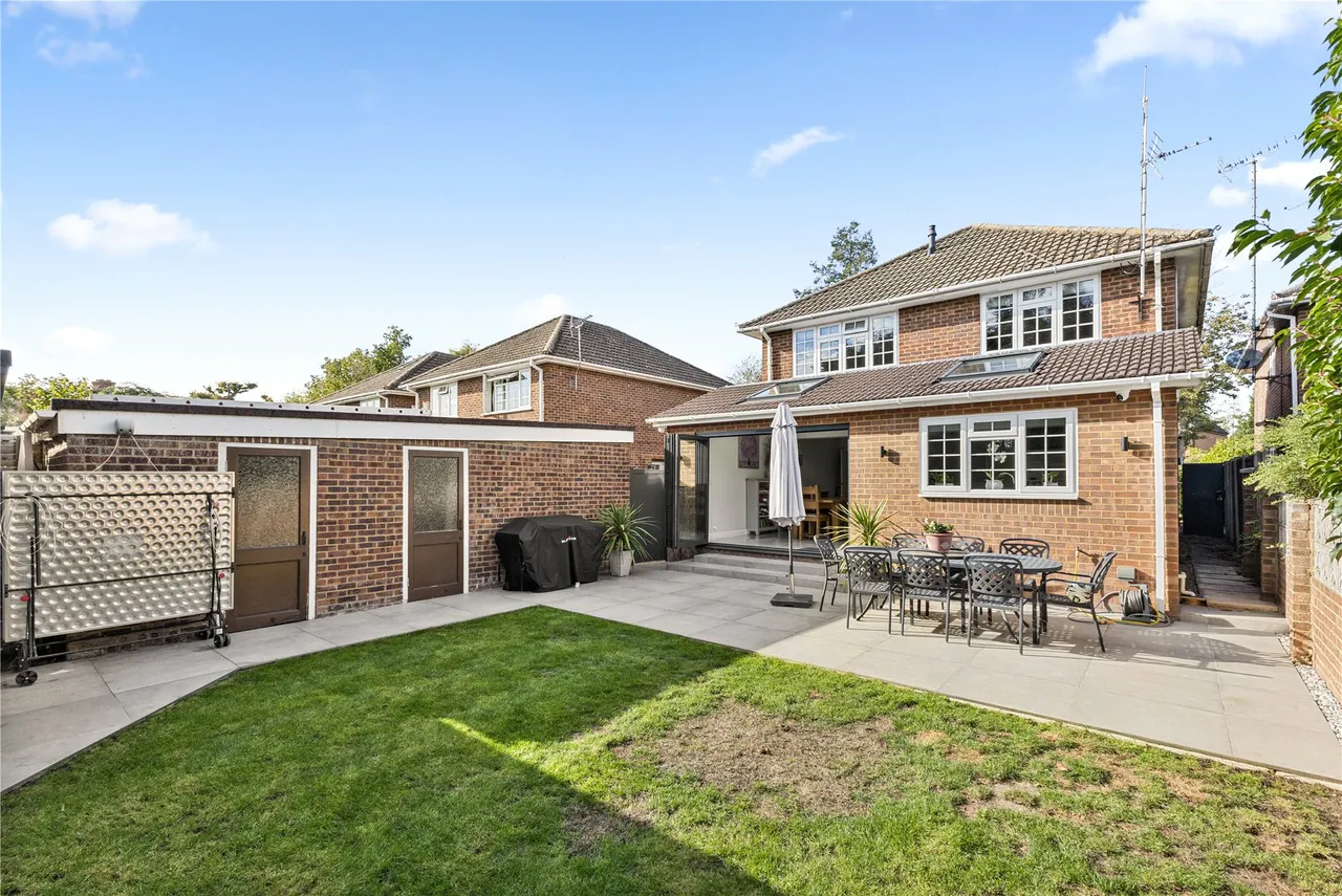 Old Acre, West End, GU24, photo 17