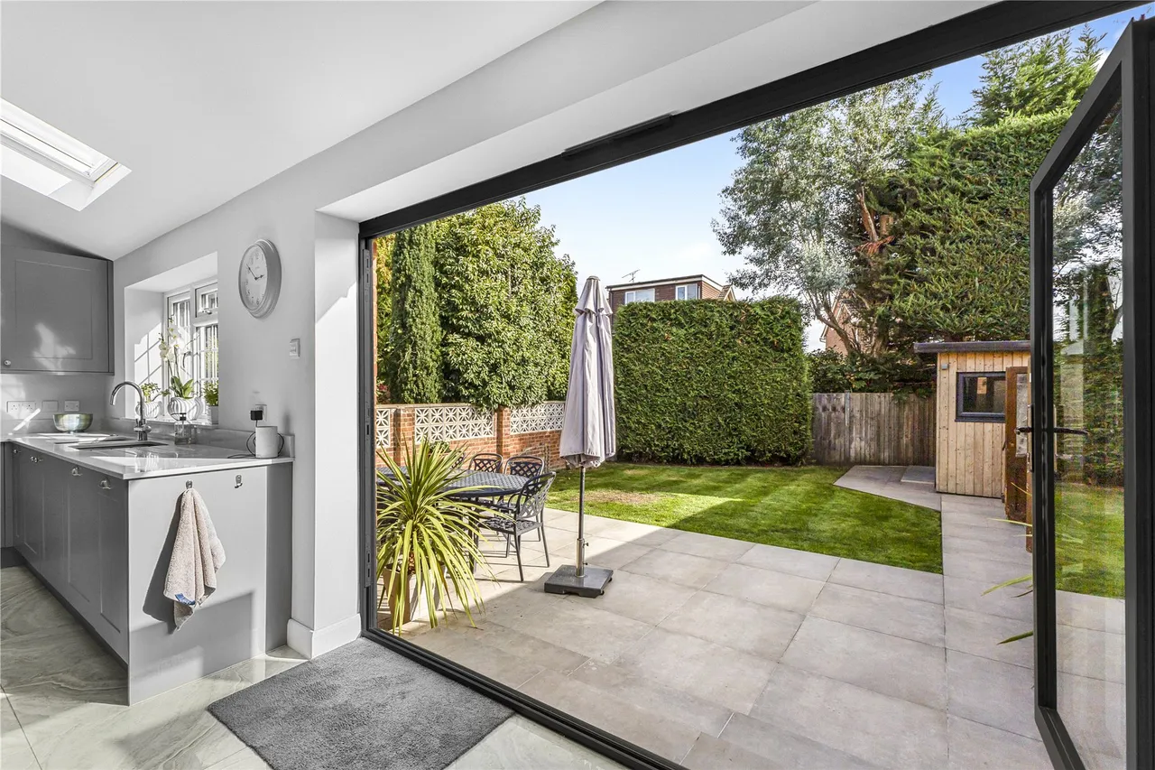 Old Acre, West End, GU24, photo 8