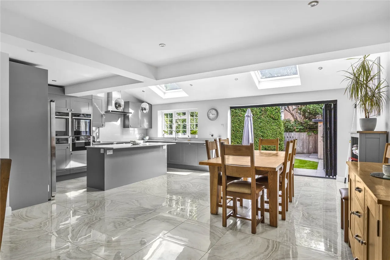 Old Acre, West End, GU24, photo 2