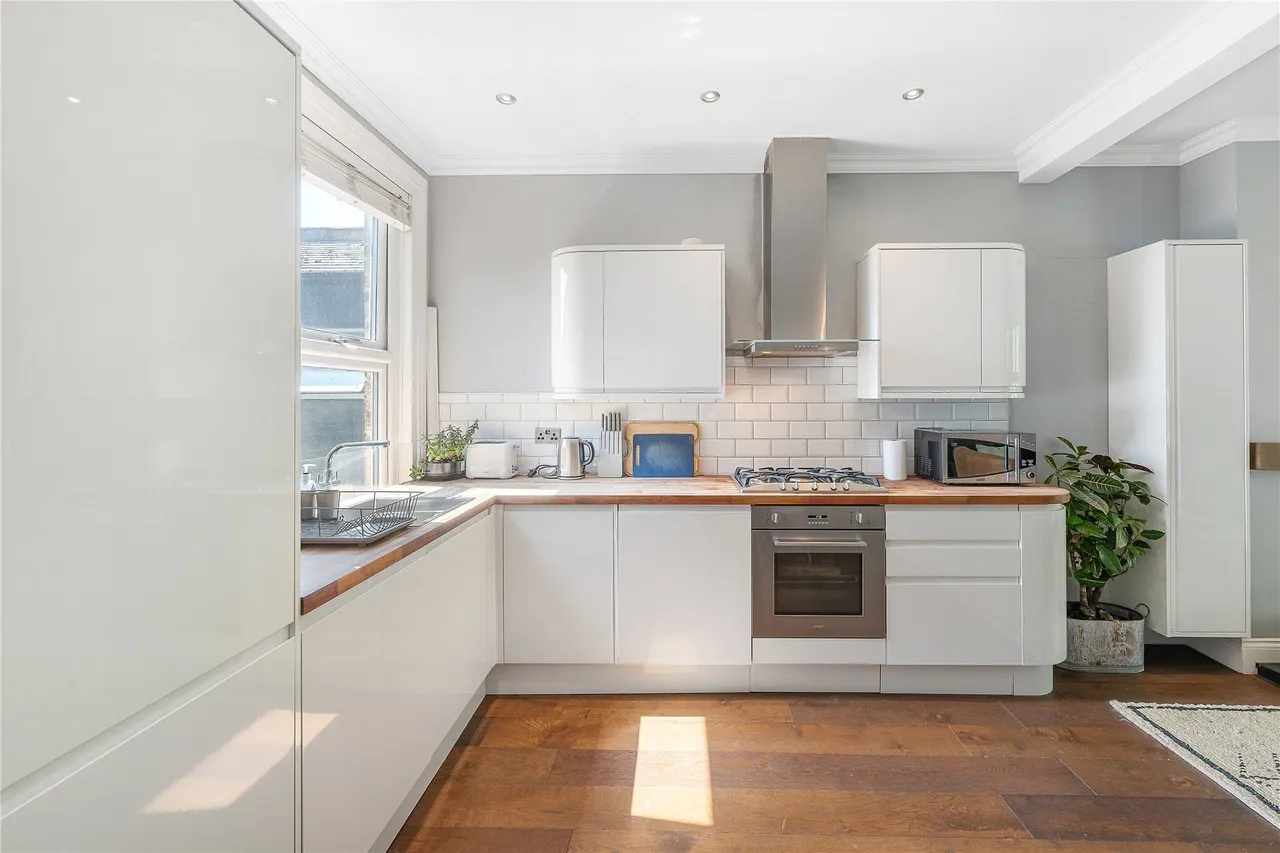 Ramsay Road, London, W3, photo 3