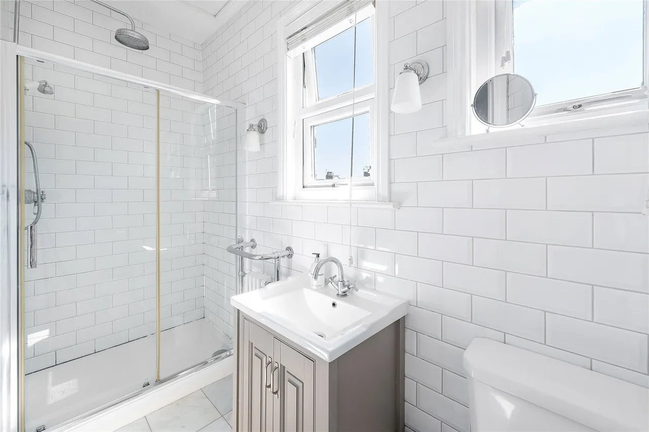 Ramsay Road, London, W3, photo 8