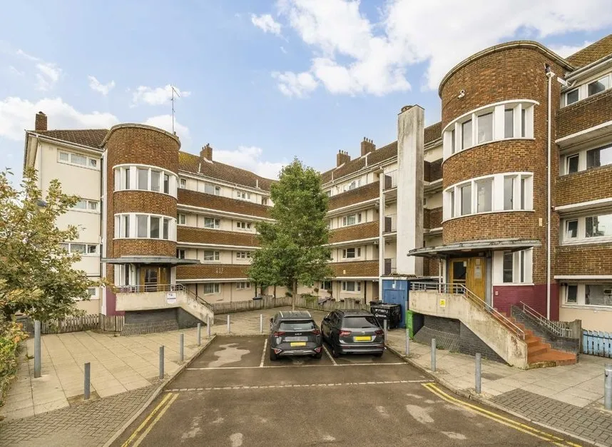 3 bed flat for sale — Marian Way, Harlesden, NW10