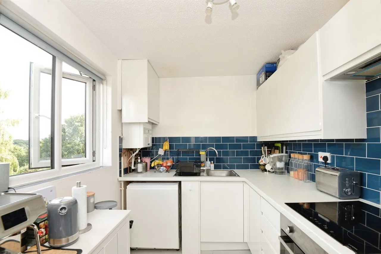 Windrush Drive, High Wycombe, HP13, photo 5
