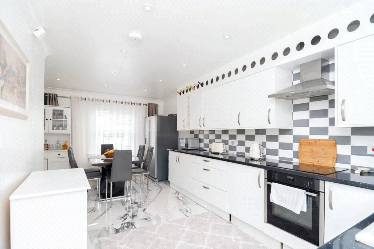 Cardinal Road, Chafford Hundred, Grays, Essex, RM16, photo 4
