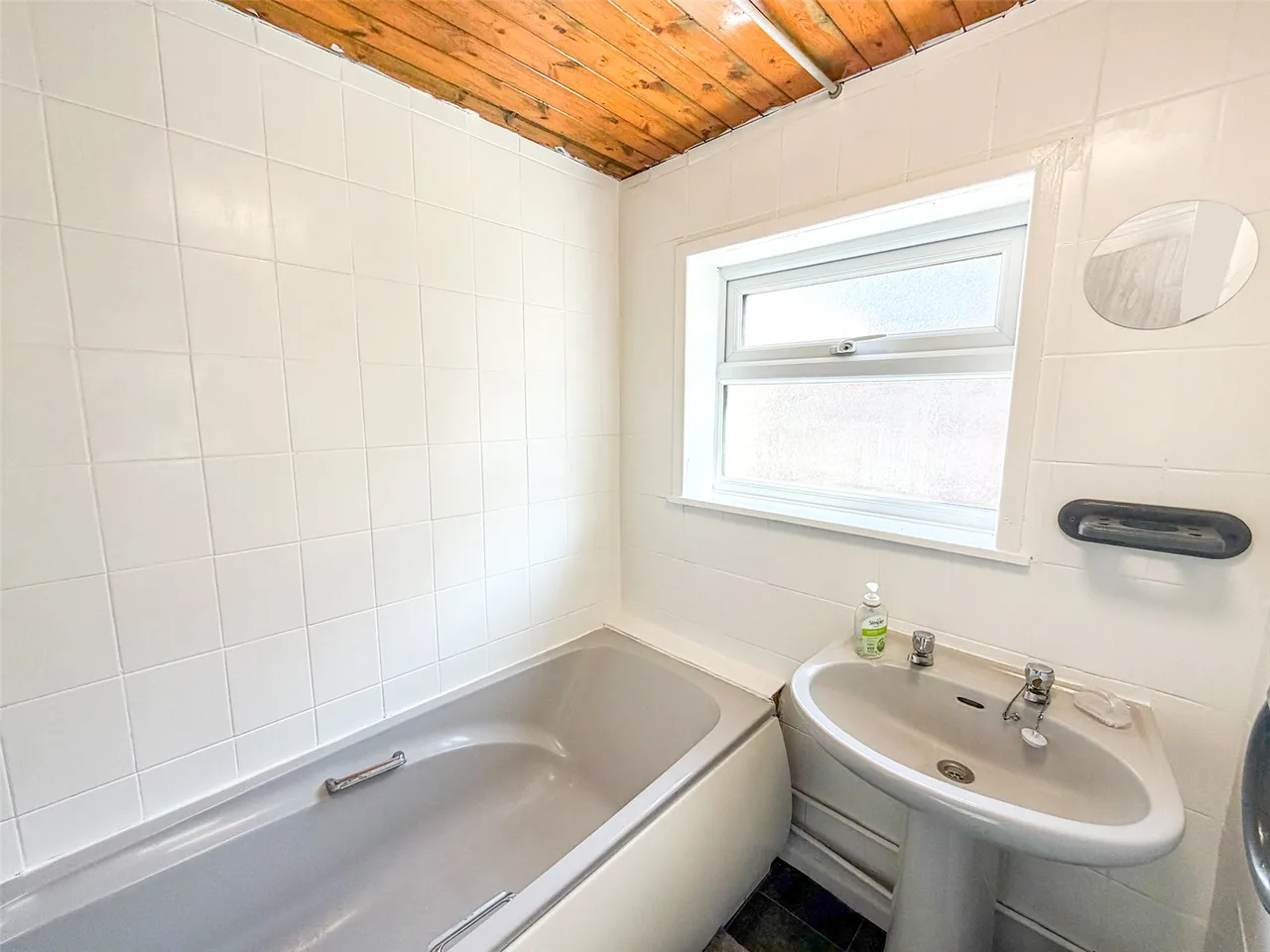 Vine Street, Aldershot, Hampshire, GU11 3EU, photo 9
